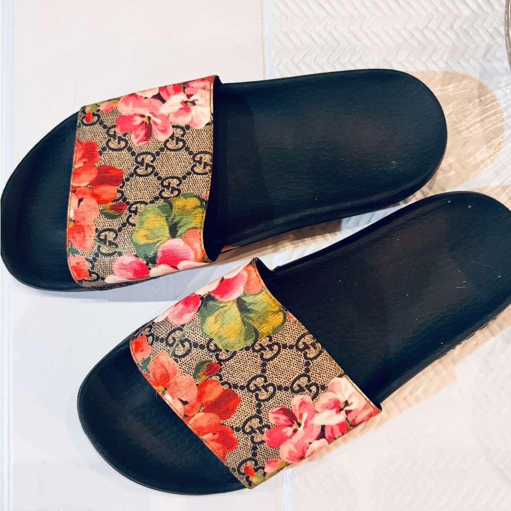 Gucci GG Blooms Slide Sandals Size 37 | Floral Monogram Pool Slides